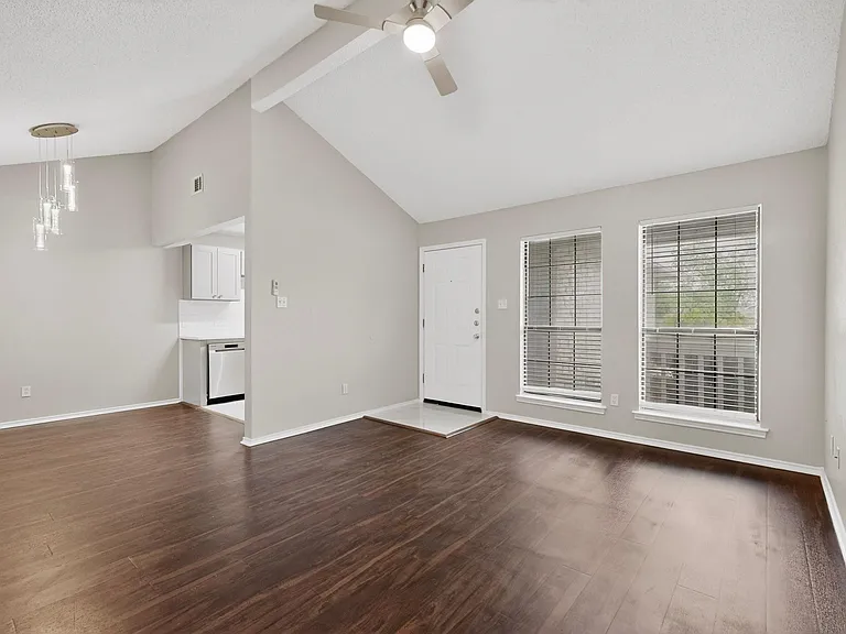 1115 Woodlief Trl — Photo 8