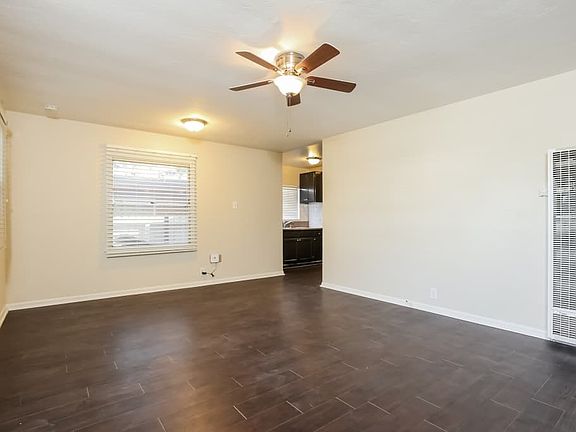 4th image of 710 N Wilmington Blvd