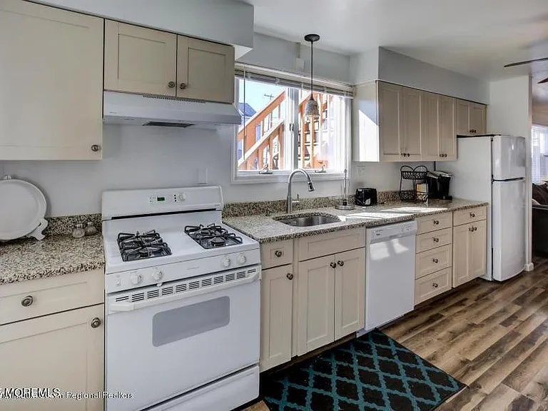 2210 Central Ave #DOWNSTAIRS — Photo 5