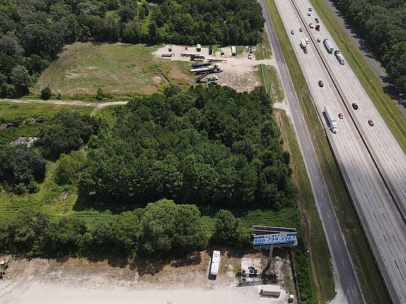 5th image of 15660 Interstate Highway 10