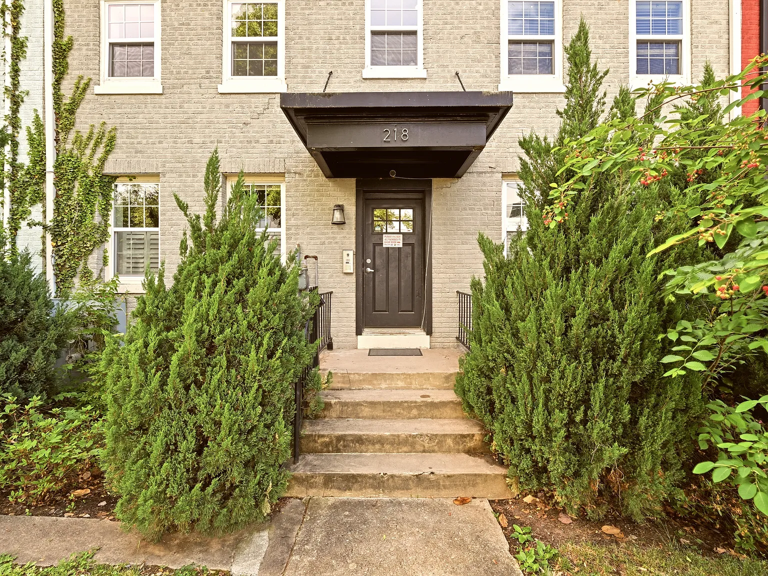2 bed, 2.5 bath, 1210 sqft, $3,200 — Photo 3