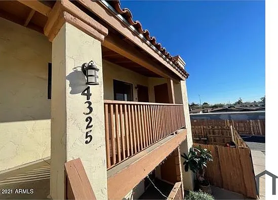 2 bed, 900 sqft, $1,100 — Photo 2