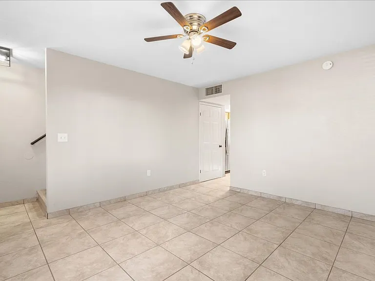 2207 N 9th Ave — Photo 6