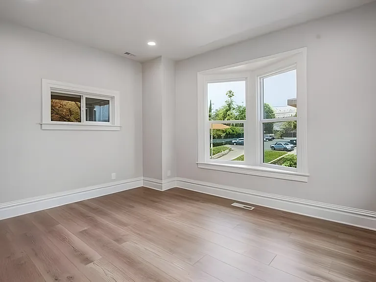 4224 Brockton Ave — Photo 7