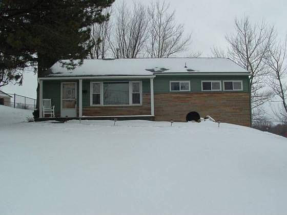 1st image of 210 Taylor Ln