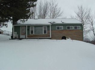 210 Taylor Ln, Saint Clairsville, OH