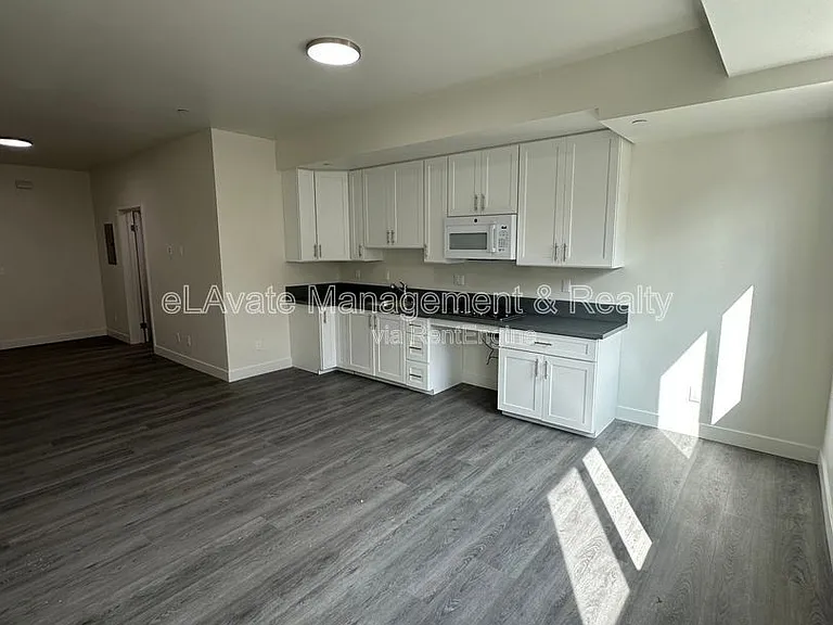 226 W 87th St #204 — Photo 5