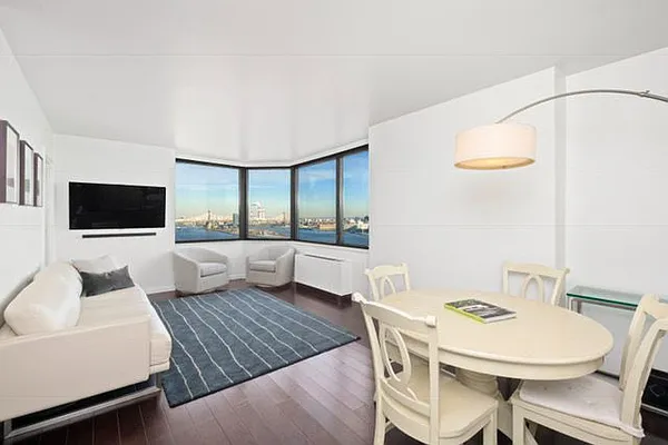 Rented by NextStopNY | media 6