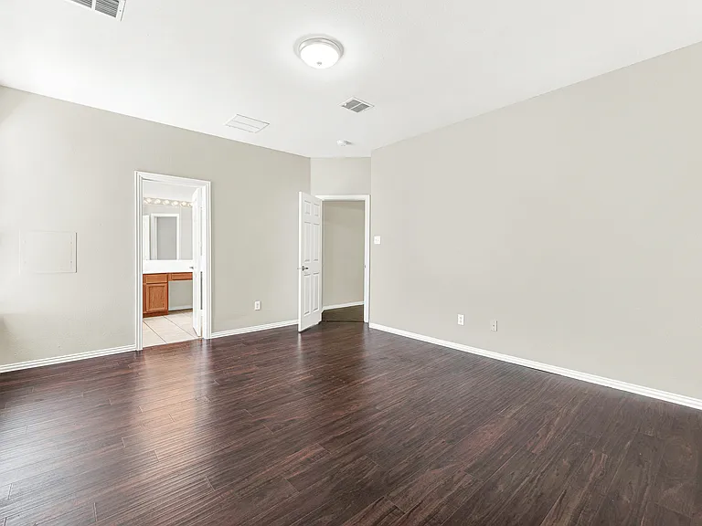 4450 Sharpsburg Dr — Photo 14