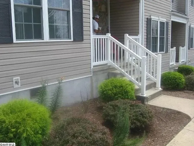 81 Pinnacle Ln — Photo 4