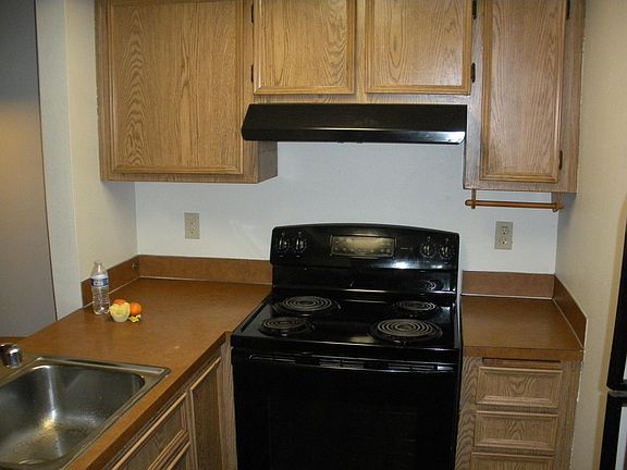 4th image of 935 26th St NE