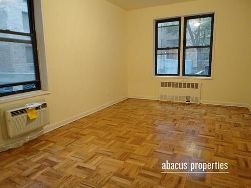 4th image of 315 Ocean Pkwy APT 1P