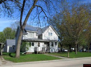 327 11th St S, Saint James, MN 56081