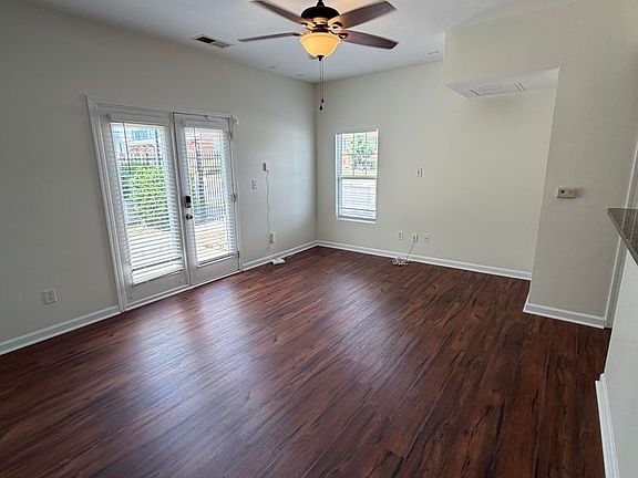 5th image of 402 E 16th St