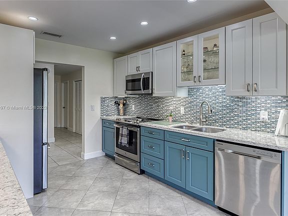 4th image of 5706 Melaleuca Dr