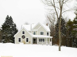 17 Champagne Ln, Freeport, ME 04032