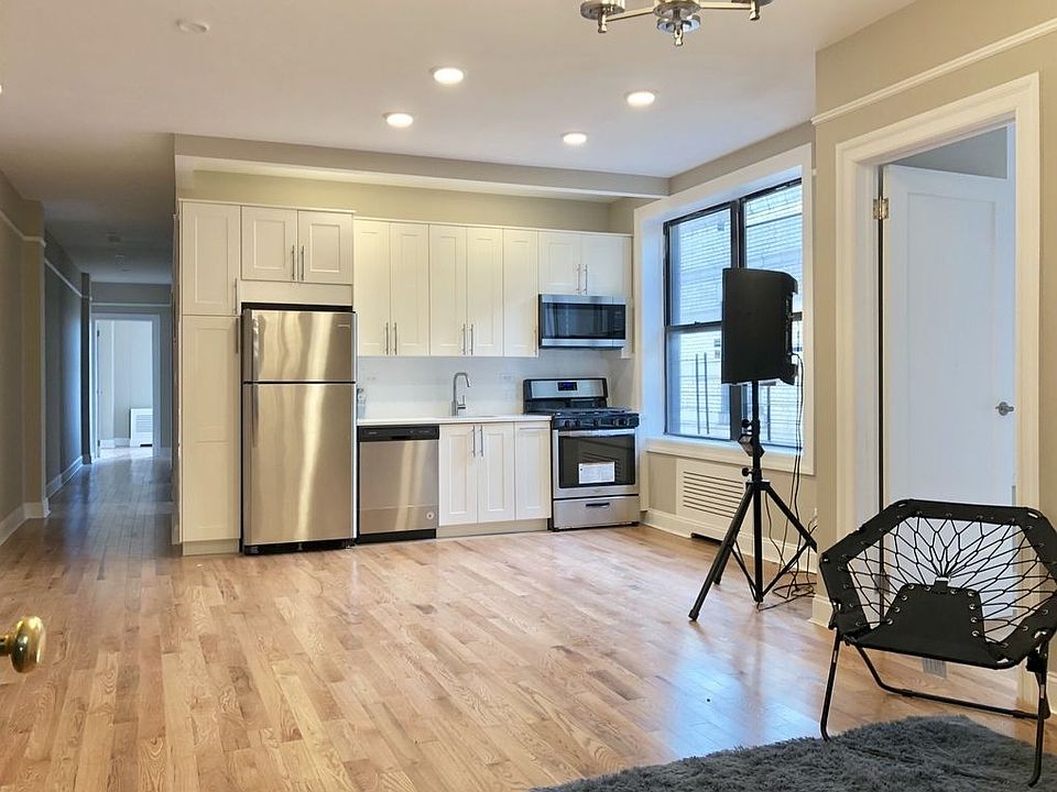 1st image of 3495 Broadway APT 22
