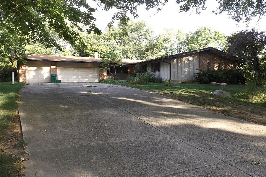 1st image of 423 Towncrest Dr