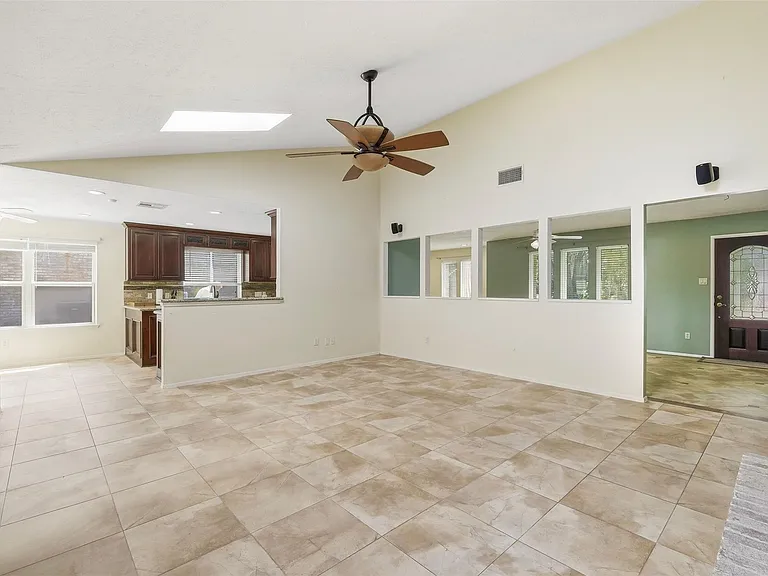 3807 Glenwood Springs Dr — Photo 7