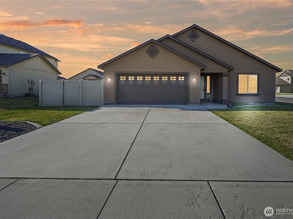 2nd image of 706 7th Avenue NE
