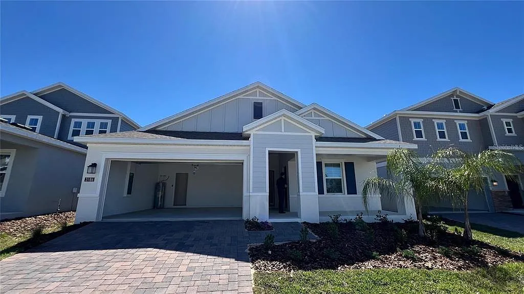 3 bed, 2.0 bath, 1713 sqft, $2,300 — Photo 2