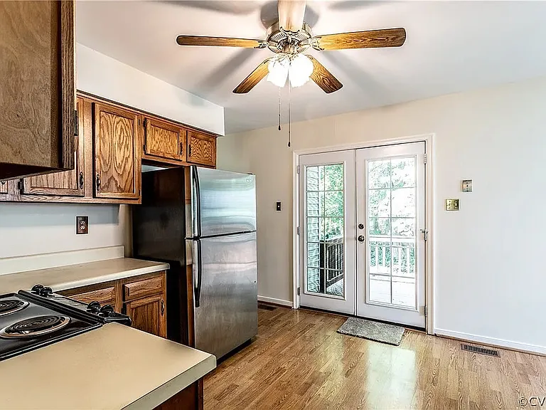 8908 Castle Point Dr — Photo 9