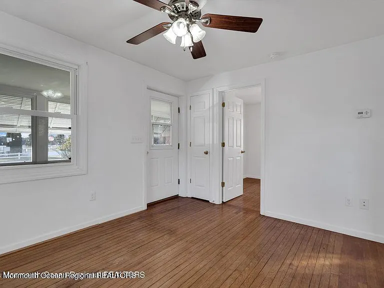 1708 Lake Dr — Photo 18