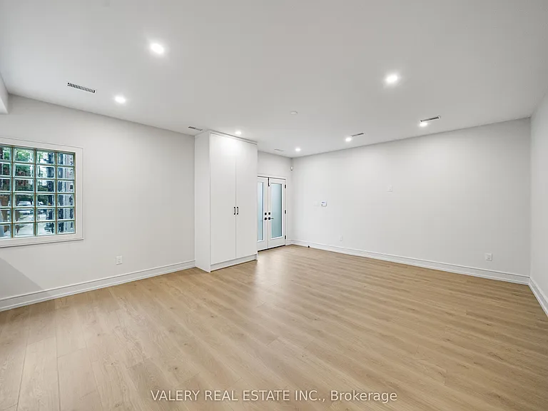 131 Dovercourt Rd #LANEWAY MAIN — Photo 3