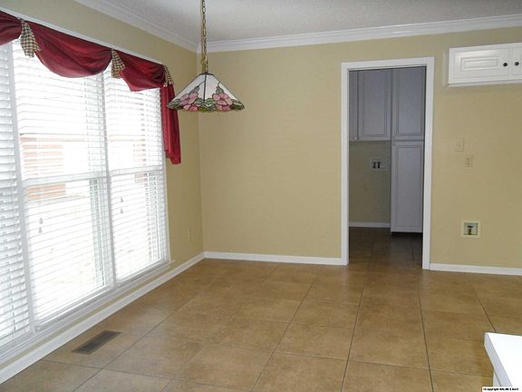 3rd image of 103 Highmeadow Cir