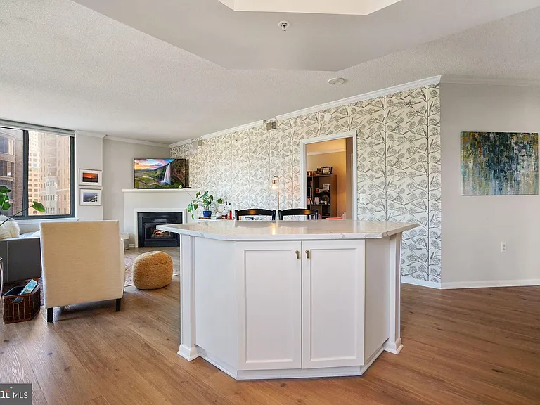 851 N Glebe Rd #511 — Photo 3