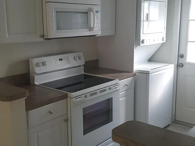 1788 Poinsettia Ave #B — Photo 6