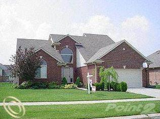 20466 Sherwood Dr, Macomb, MI 48044