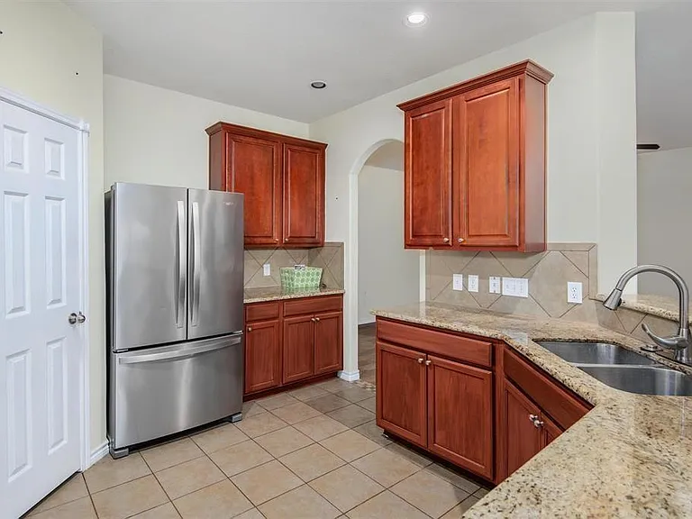 405 Magnolia Estates Dr — Photo 4