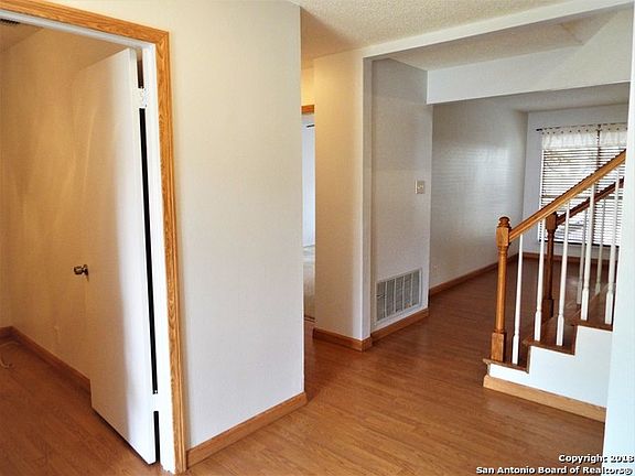 5th image of 3006 Oak Sprawl St