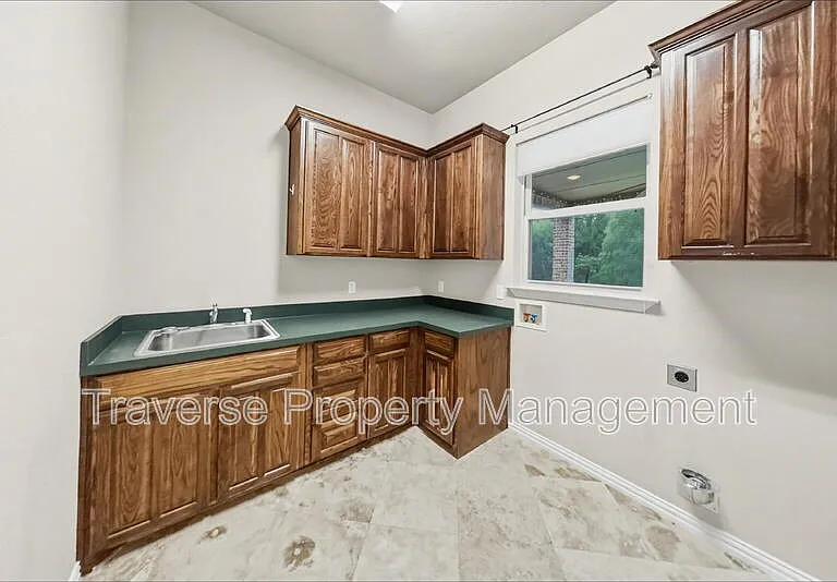 129 Acorn Ln — Photo 32