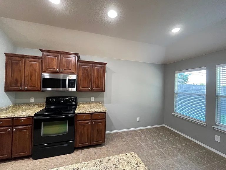4533 Wheatland Dr — Photo 12