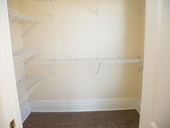 4th image of 2417 1/2 Windsor Ave