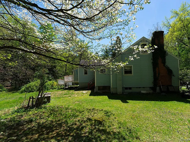 21 Van Dam Rd — Photo 30