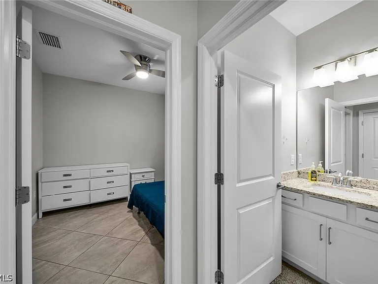 13846 Pine Lodge Ln — Photo 9