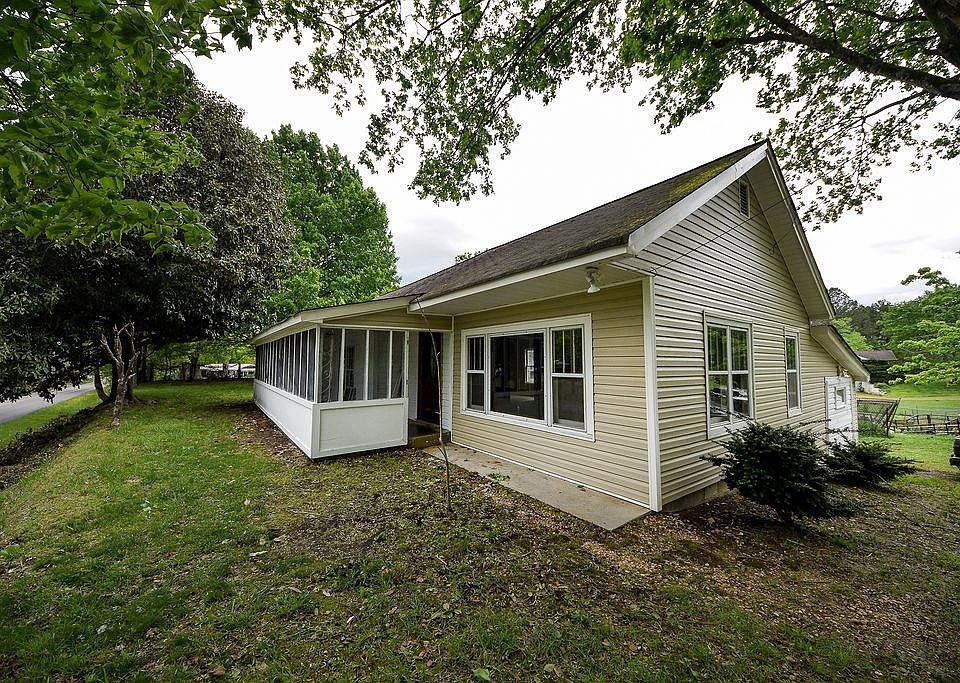1st image of 3352 Benton Pike NE