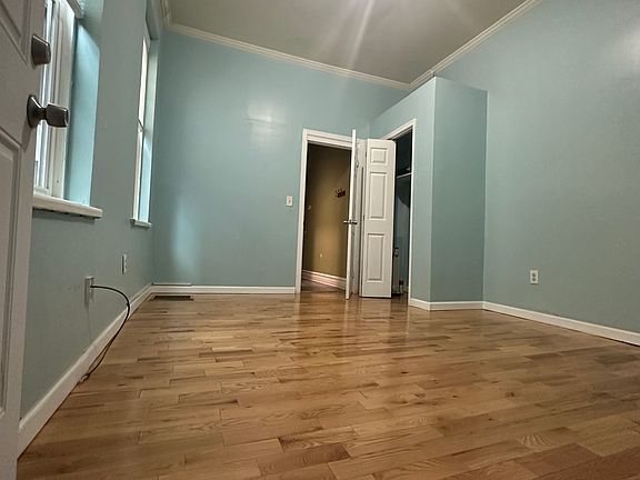 2nd image of 4438 Sansom St #1R