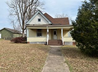 811 N Market St, Marion, IL 62959