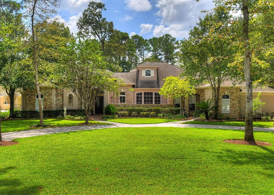 1st image of 10843 Clubhouse Cir