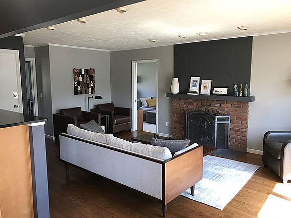 3rd image of 7525 Baywind Dr