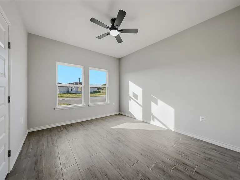 710 Mereet Dr — Photo 20
