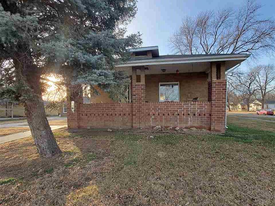 826 N Jackson St Junction City Ks 66441 Mls 20203438 Zillow