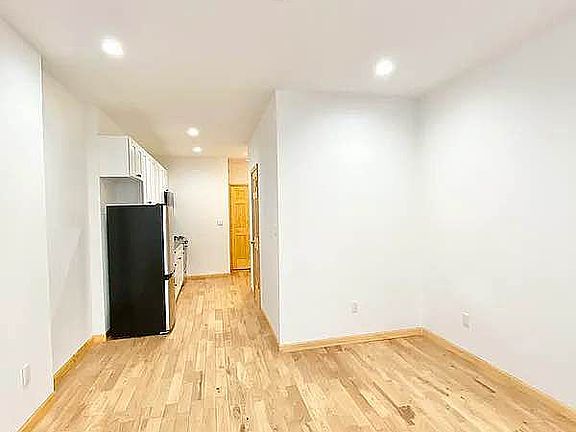 5th image of 1450 1st Ave APT 2FN