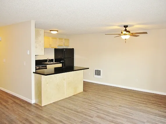 2775 NE Division St #H — Photo 3