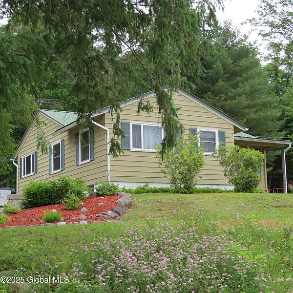 5th image of 118 Hemlock Terrace