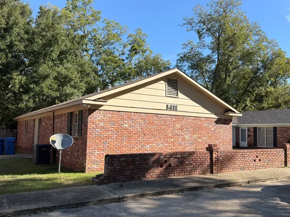 2 bed, 1.0 bath, 881 sqft, $995, 1411 19th St APT A, Columbus, GA 31901